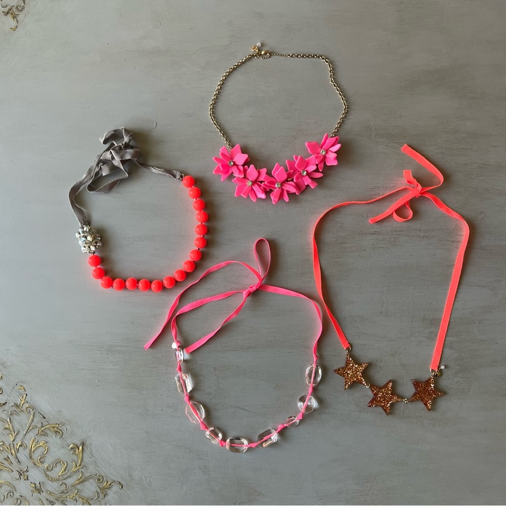 Girls bundle of necklaces